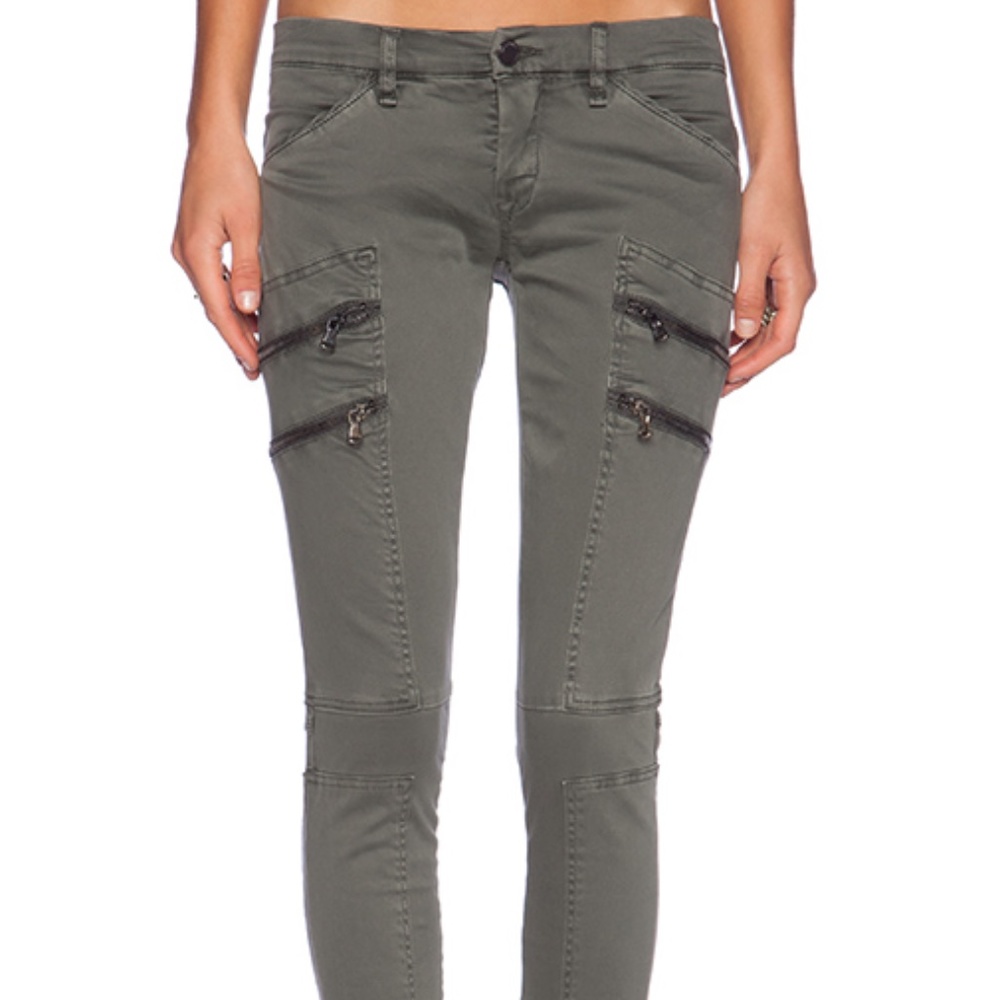 BLANKNYC Skinny ZIPHER